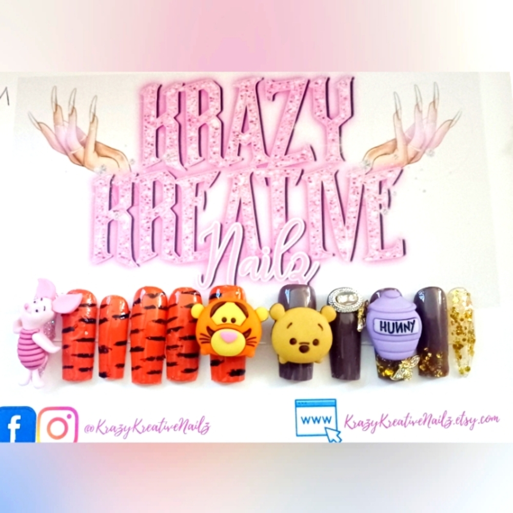 MED. - WINNIE THE POOH PRESS ON NAILS💅